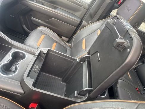 Used 2022 GMC Yukon AT4 AWD/4WD image 24