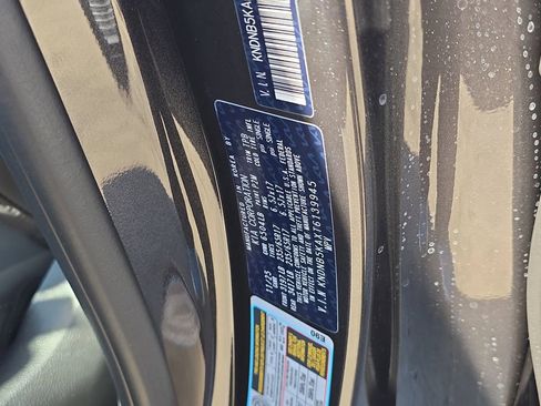 New 2026 Kia Carnival LXS image 32