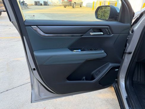 New 2026 GMC Acadia AT4 w/ Luxury Package image 9