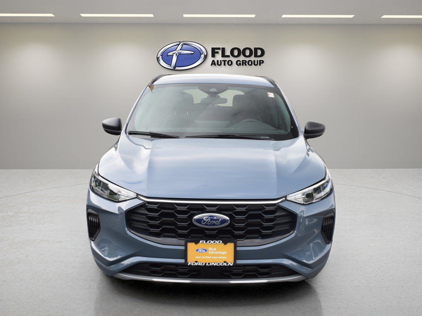 Used 2023 Ford Escape ST-Line w/ Tech Pack #1 AWD/4WD image 2