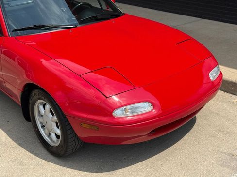 Used 1990 MAZDA MX-5 Miata RWD image 17