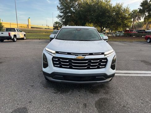 Used 2026 Chevrolet Equinox LT FWD image 8