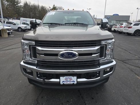 Used 2019 Ford F350 XLT image 2