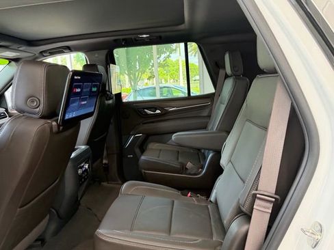 Used 2024 GMC Yukon Denali w/ Denali Reserve Package AWD/4WD image 7