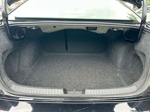 Used 2024 Volkswagen Jetta SE FWD image 39