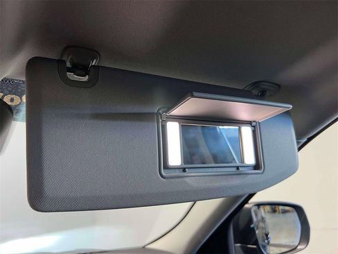 Used 2023 Jeep Grand Cherokee Laredo image 34