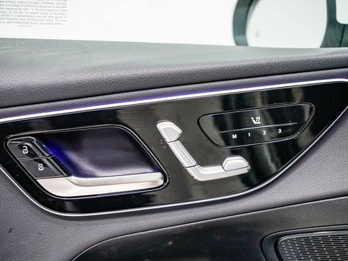 Used 2025 Mercedes-Benz GLC 300 image 19