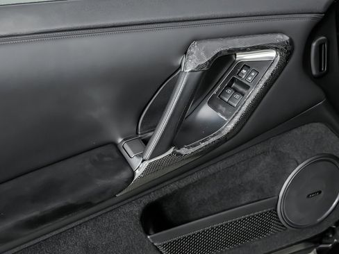 Used 2011 Nissan GT-R Premium image 18
