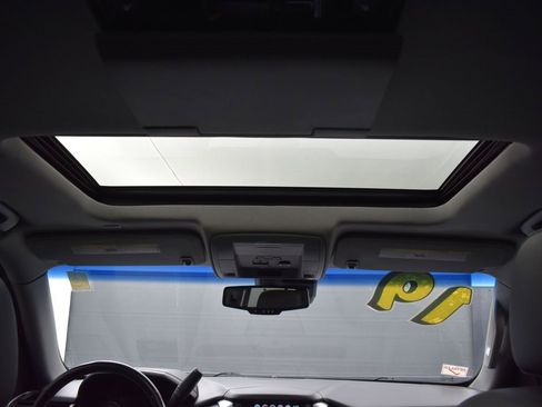 Used 2019 Chevrolet Suburban Premier image 32