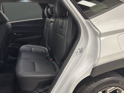Used 2025 Hyundai Tucson Limited AWD/4WD image 23