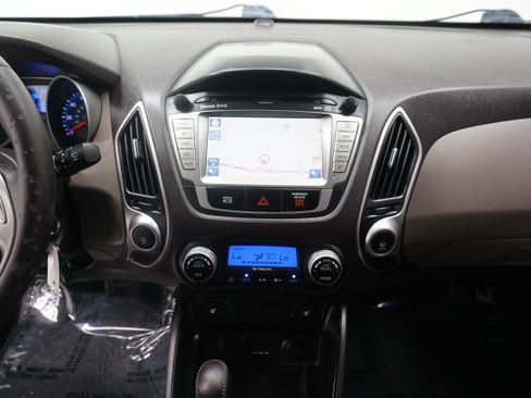 Used 2012 Hyundai Tucson Limited w/ Premium Pkg FWD image 16