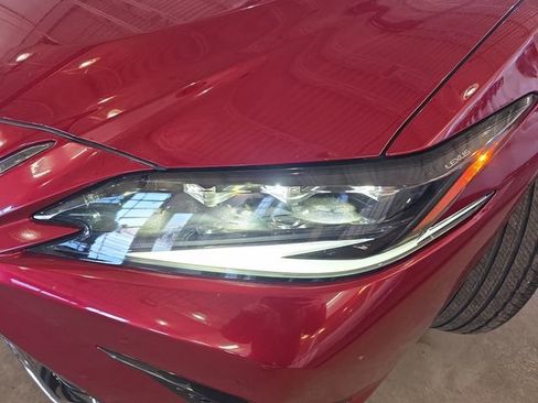 Used 2025 Lexus ES 300h F Sport w/ Accessory Package (Z1) image 31