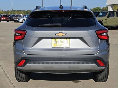 Used 2025 Chevrolet Trax LT image 5