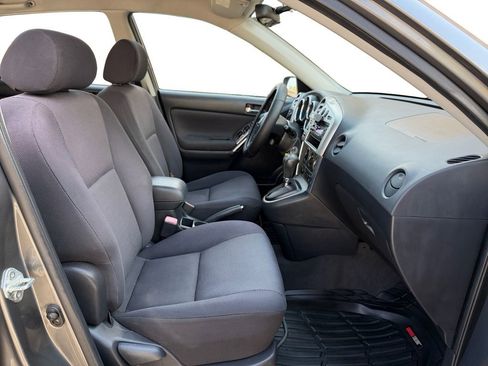 Used 2004 Toyota Matrix image 16
