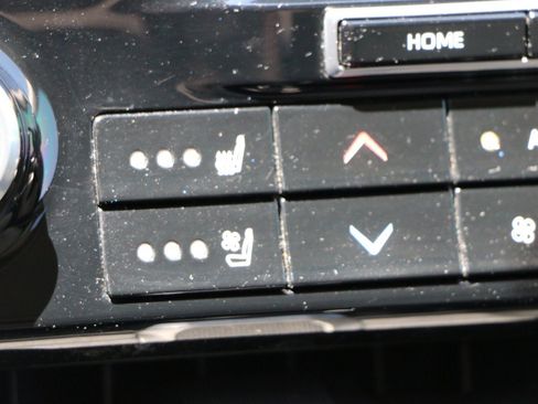 Used 2022 Toyota Highlander Limited FWD image 23