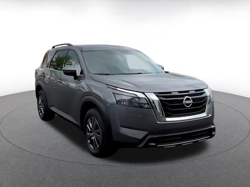 Used 2025 Nissan Pathfinder SV AWD/4WD image 3