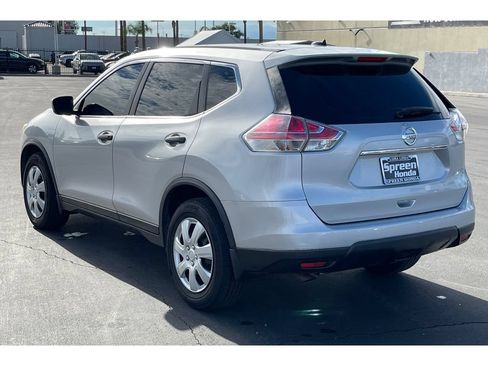Used 2016 Nissan Rogue S FWD image 3