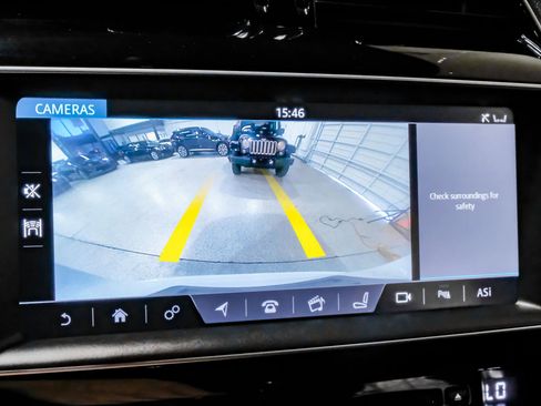 Used 2017 Jaguar F-PACE S image 29