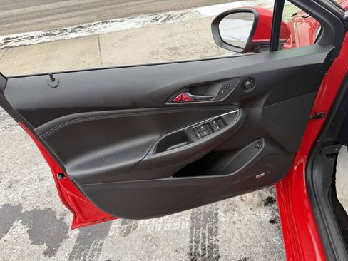 Used 2016 Chevrolet Cruze Premier image 11