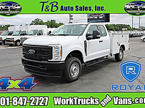 Used 2025 Ford F250 XL AWD/4WD image 1