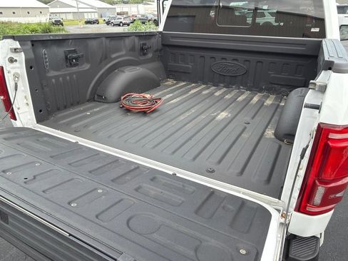 Used 2016 Ford F150 Lariat w/ Equipment Group 502A Luxury AWD/4WD image 15
