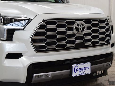 Used 2025 Toyota Sequoia Capstone AWD/4WD image 13