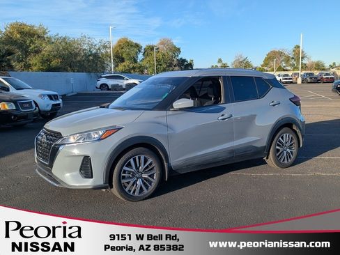 Used 2021 Nissan Kicks SV image 1