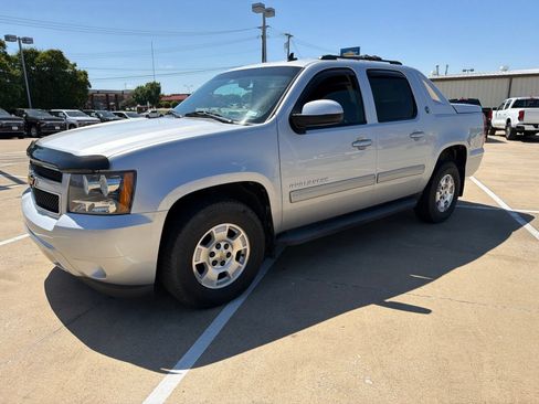 Used 2013 Chevrolet Avalanche LS RWD image 6