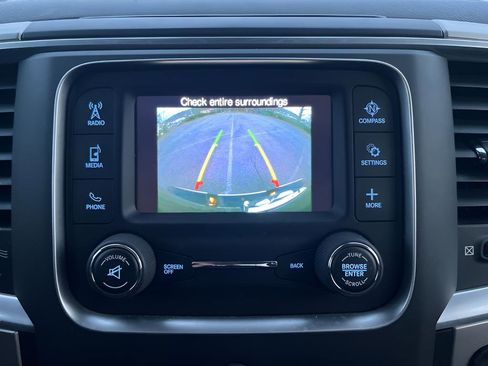 Used 2018 RAM 1500 Classic SLT image 27