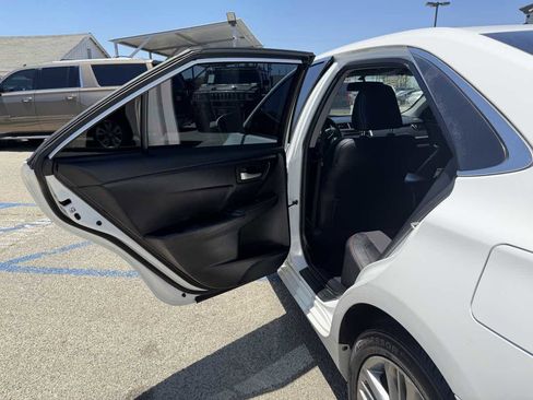 Used 2017 Toyota Camry SE FWD image 13