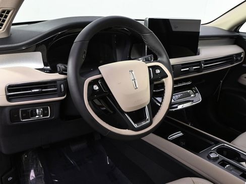 New 2026 Lincoln Corsair Premiere image 12