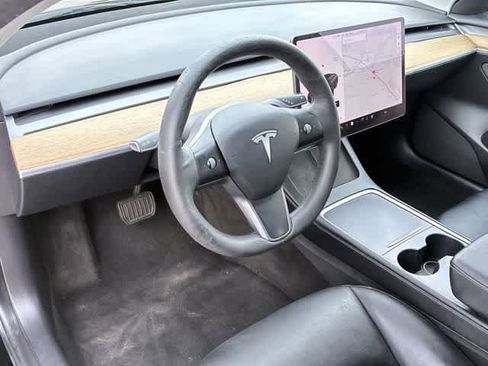 Used 2021 Tesla Model 3 Standard Range RWD image 2