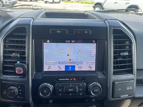 Used 2019 Ford F150 XLT w/ Equipment Group 302A Luxury AWD/4WD image 22