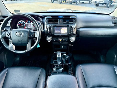 Used 2018 Toyota 4Runner TRD Off-Road Premium image 12