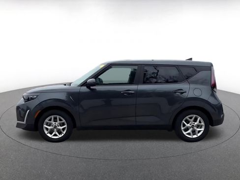 Used 2025 Kia Soul LX w/ LX Technology Package FWD image 9