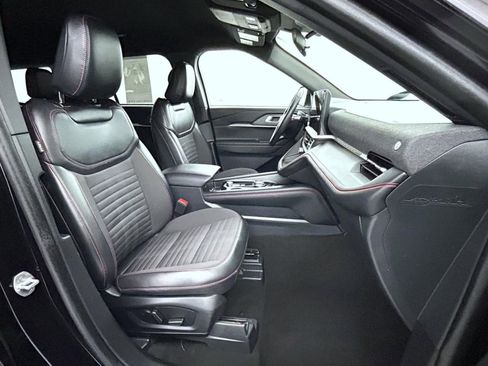 Used 2025 Ford Explorer ST-Line w/ ST-Line Street Pack image 15