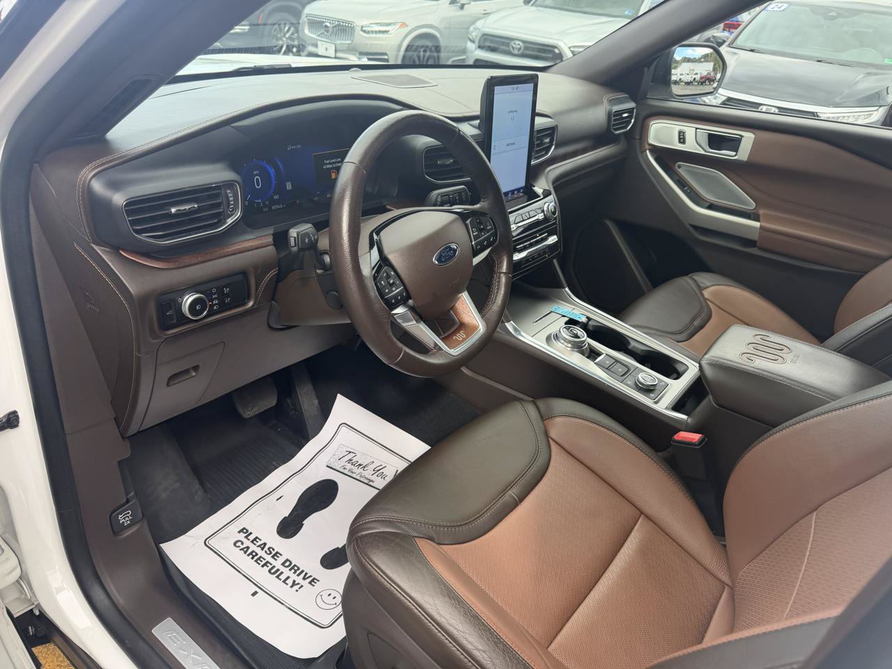 Used 2023 Ford Explorer King Ranch w/ Premium Technology Package AWD/4WD image 12