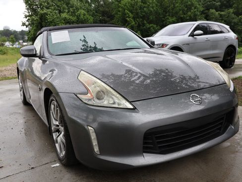 Used 2013 Nissan 370Z Roadster image 6
