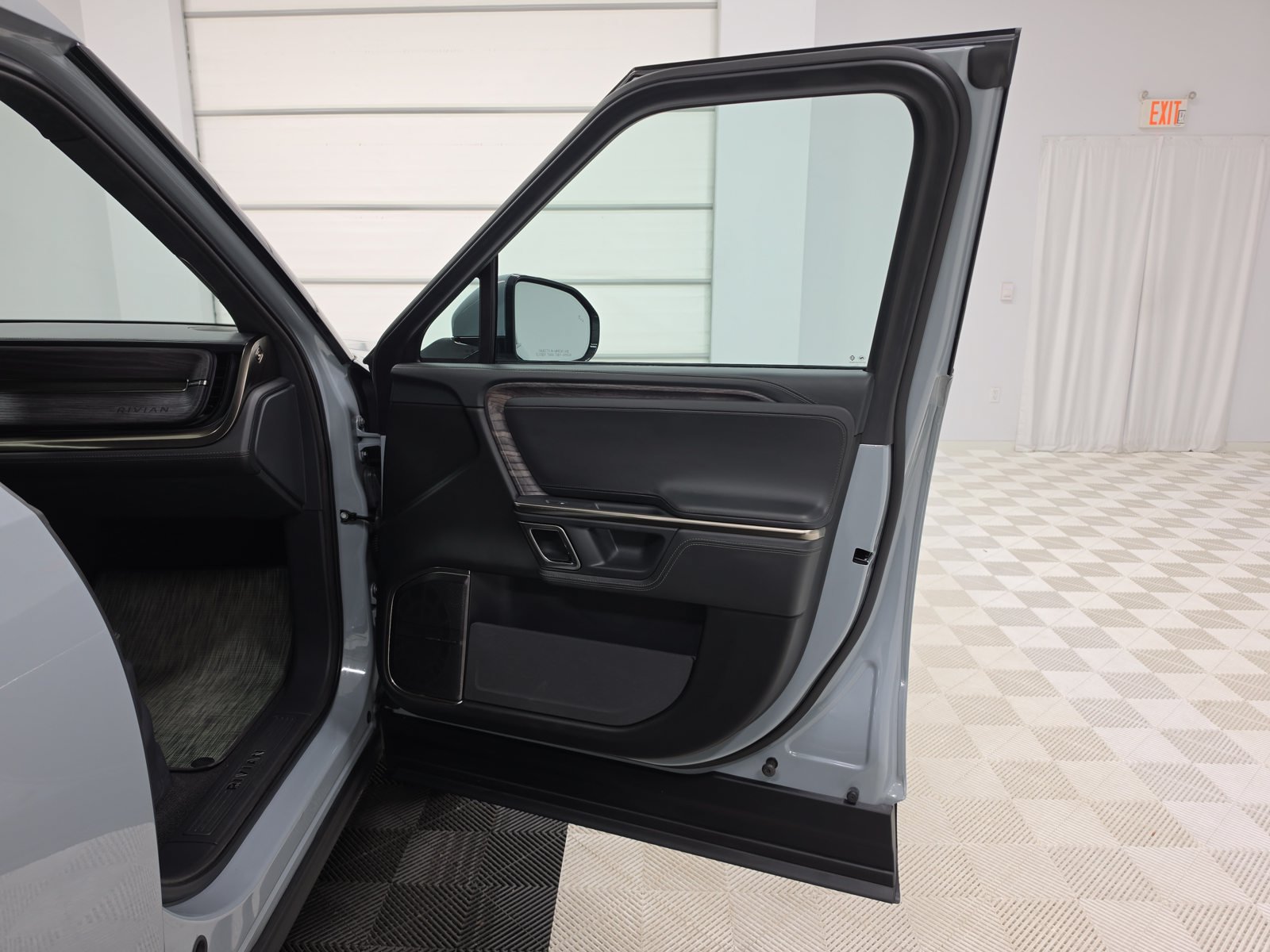 Used 2022 Rivian R1T Launch Edition AWD/4WD image 19