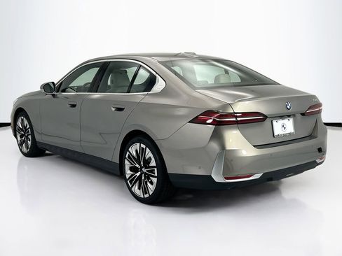 New 2026 BMW 530i RWD image 7