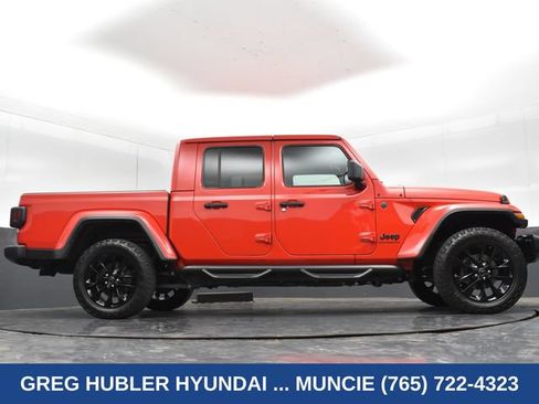 Used 2025 Jeep Gladiator Sport AWD/4WD image 26