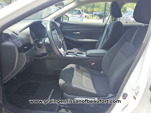Used 2025 Nissan Sentra SV w/ All-Weather Package FWD image 3