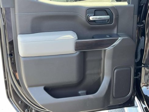 Used 2019 GMC Sierra 1500 SLT w/ SLT Premium Plus Package AWD/4WD image 18