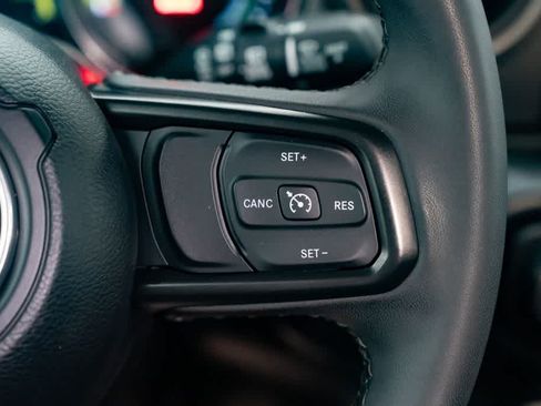 Used 2023 Jeep Wrangler Unlimited AWD/4WD image 15