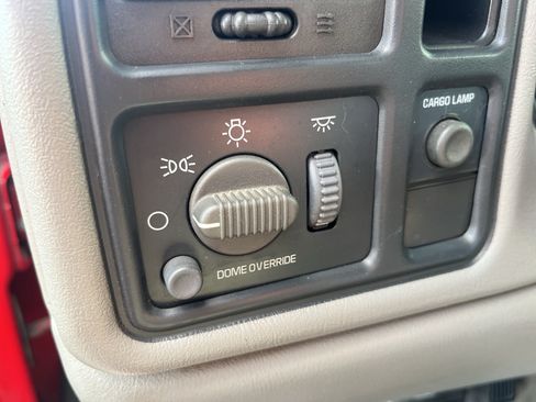 Used 2000 Chevrolet Silverado 1500 LS RWD image 12