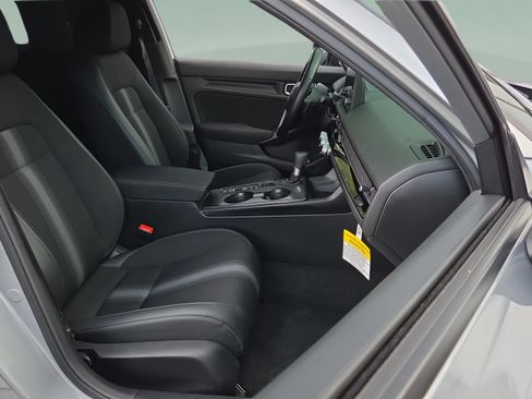 Certified 2025 Honda Civic Sport image 15