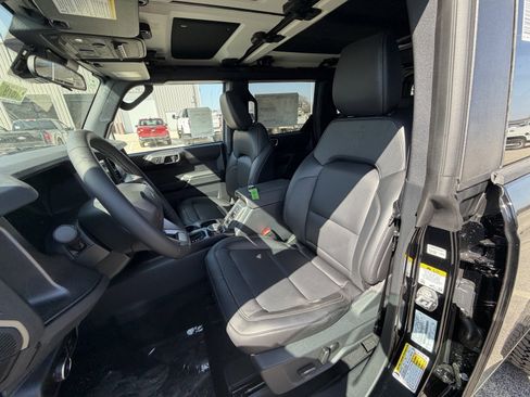 New 2026 Ford Bronco Badlands image 7