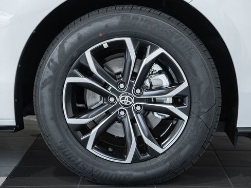 New 2026 Toyota Sienna Platinum image 18