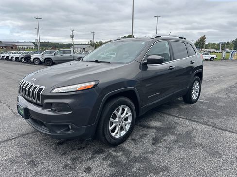 Used 2015 Jeep Cherokee Latitude AWD/4WD image 3