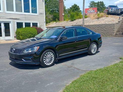 Used 2016 Volkswagen Passat 1.8T SE FWD image 1